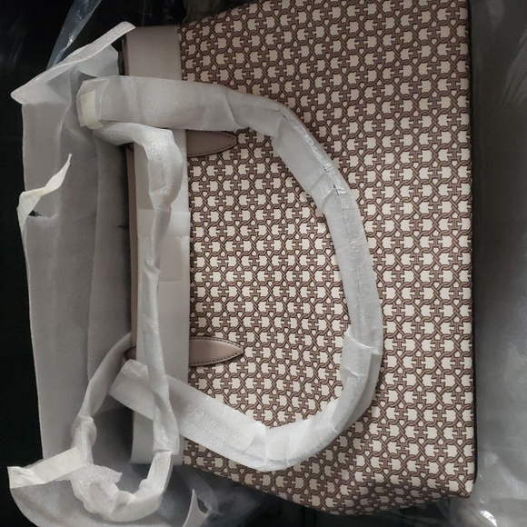 Kate Spade - Picture 4 of 4